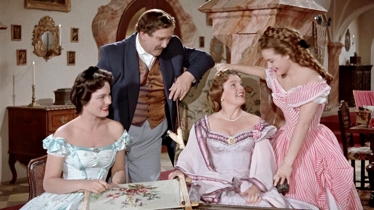 茜茜公主：17岁嫁入王室，长女早夭，独子为爱殉情，61岁香消玉殒