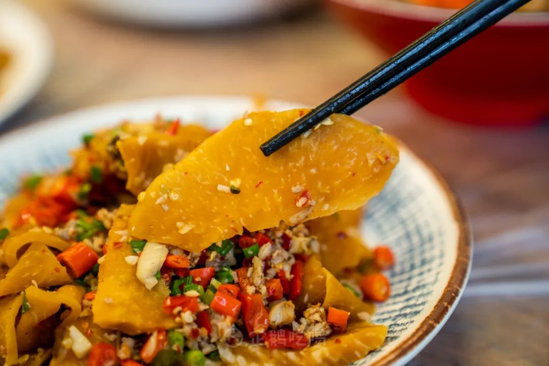 辣到落泪也舍不得停嘴的宝藏城市，不是长沙成都重庆