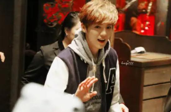 真男人就是敢作敢当,鹿晗发文霸气护女友