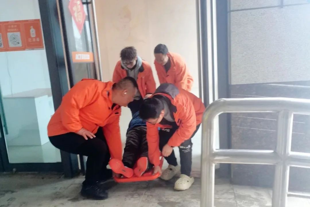 鄂州消防救援演练视频,武汉奥体中心消防演练