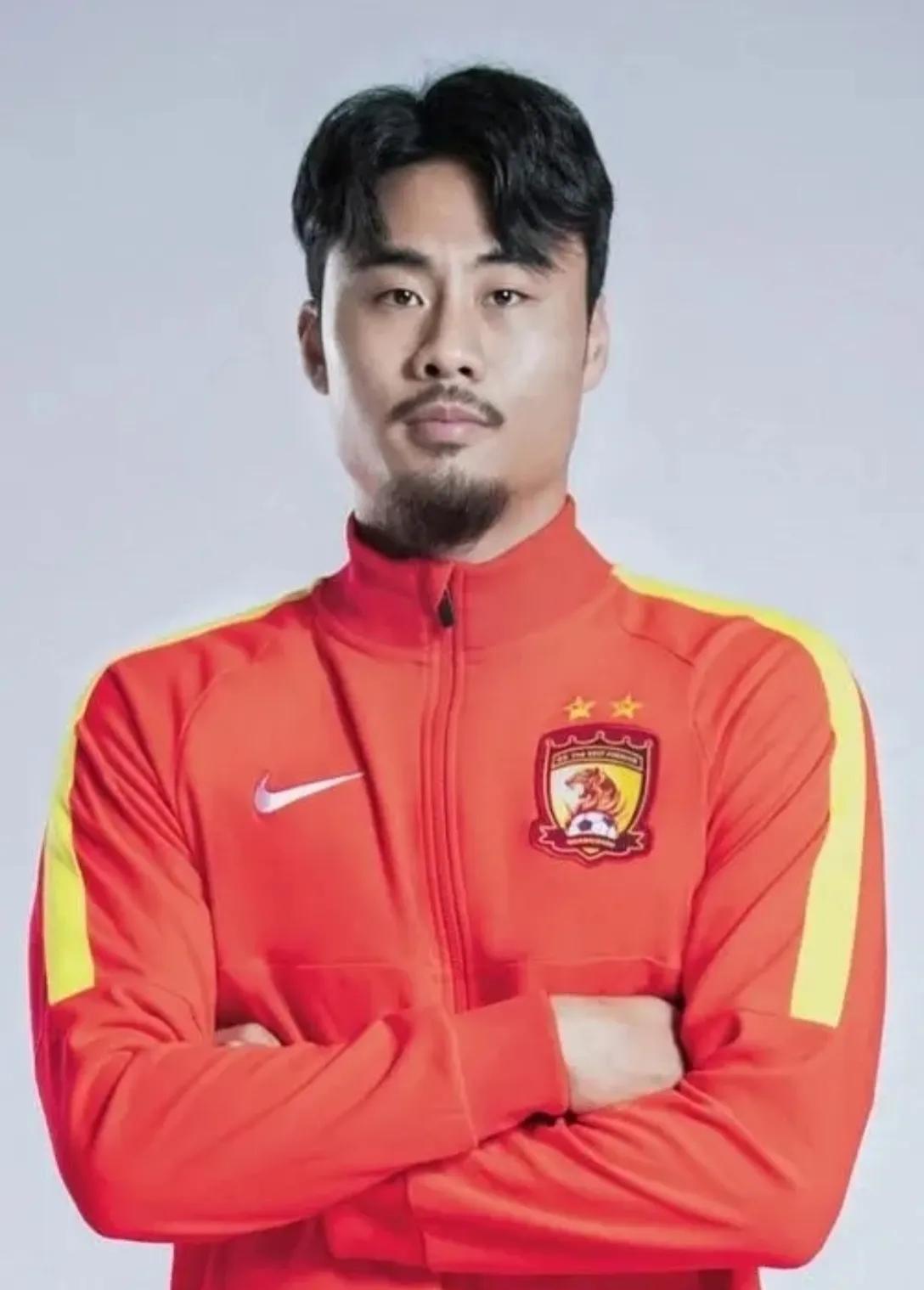 鍔犵洘杩囨亽澶х殑闊╁浗鐞冨憳鏈夊摢浜涗汉,鏈変汉閿掗摏鍏ョ嫳