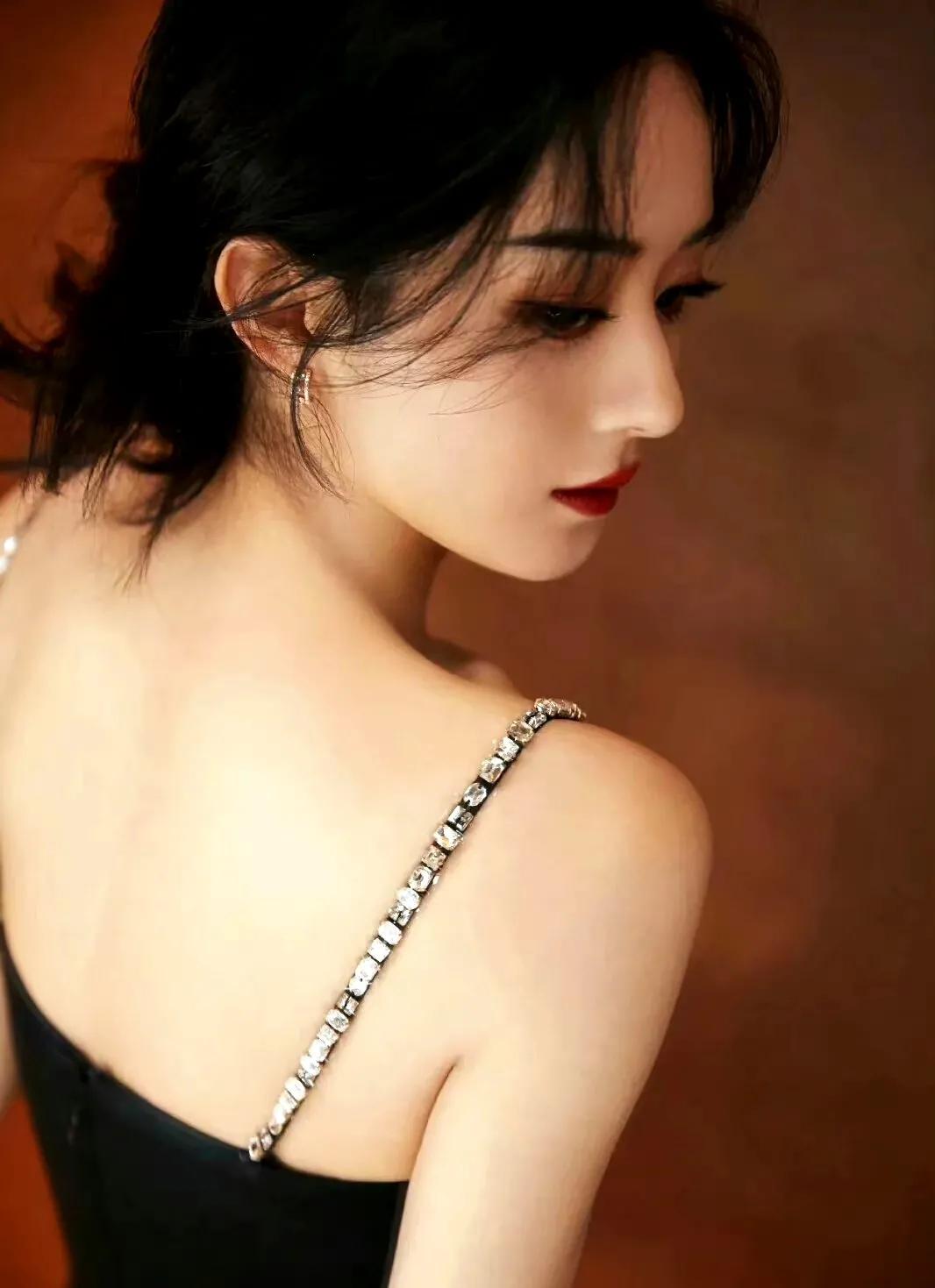 赵丽颖杨幂惊艳写真大片,魅力女神赵丽颖写真