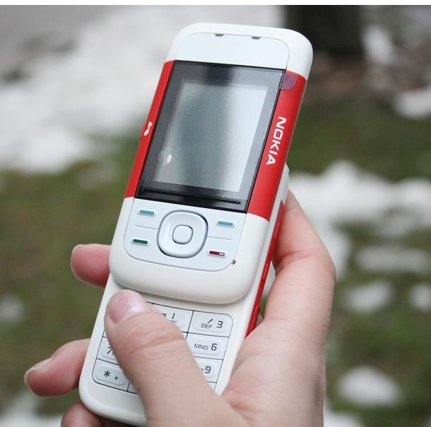 让我们回忆曾经用过的手机,你还记得你曾经用过的手机吗