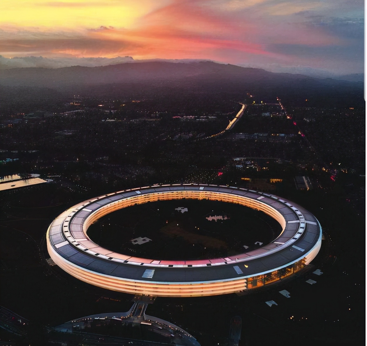 苹果总部是不是最难的建筑,苹果总部大楼世界排名