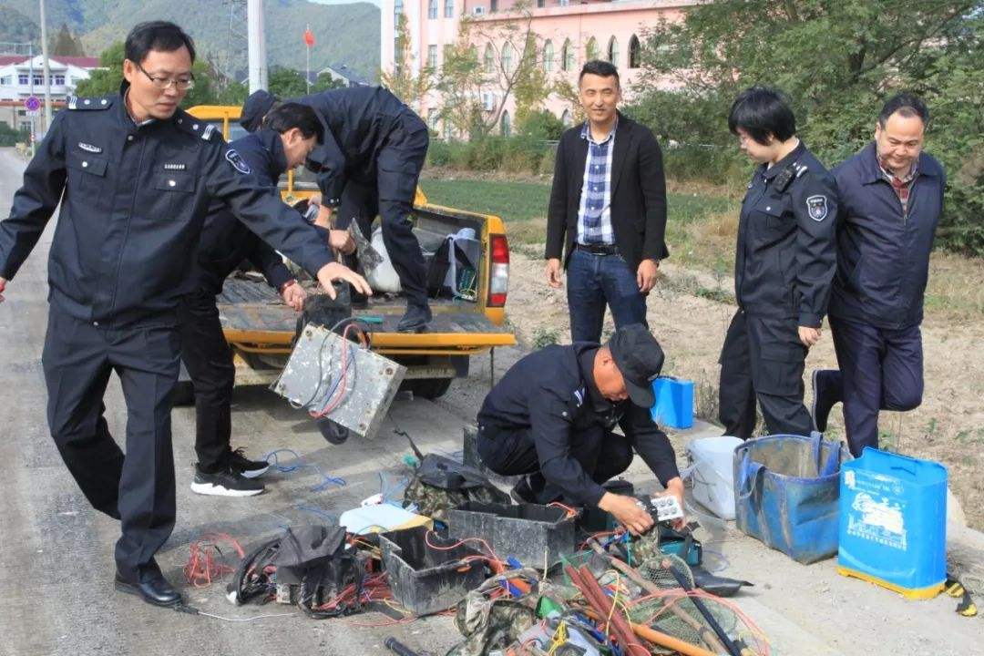 渔政一“亮剑”，满堂喝倒彩