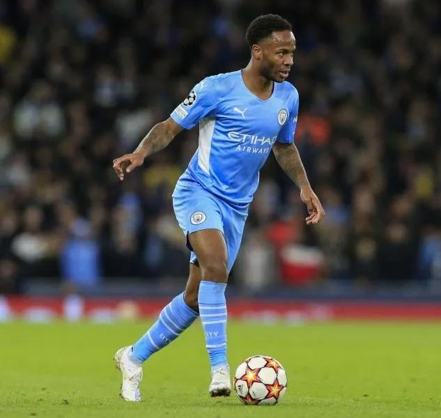 斯特林被铲球,斯特林被铲进球门