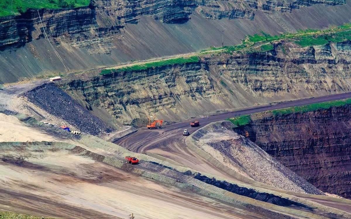 亚洲第一大露天煤矿多深,亚洲第一大露天煤矿视频