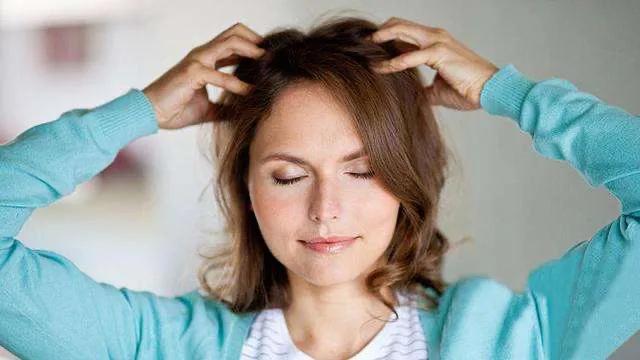 头皮爱出油中医怎么解决,头皮爱出油脱发厉害用什么洗发水