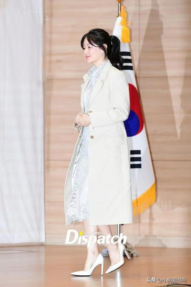 李英爱穿什么衣服最美,李英爱穿大衣薄纱连衣裙全身图片