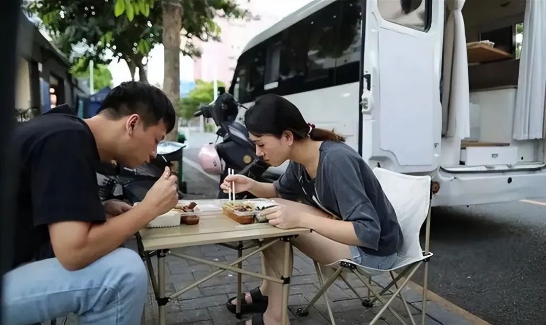 90后夫妻花5000w深圳买房,深圳90后情侣花16万