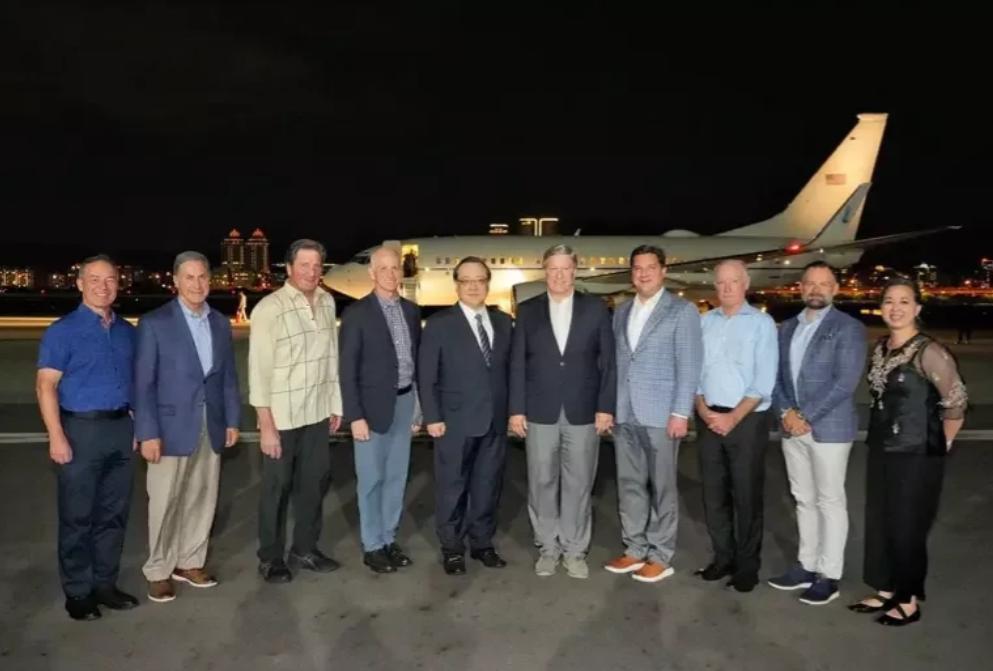 美专机降落台北，大陆用美军的方式反制台当局，蔡英文口风变了