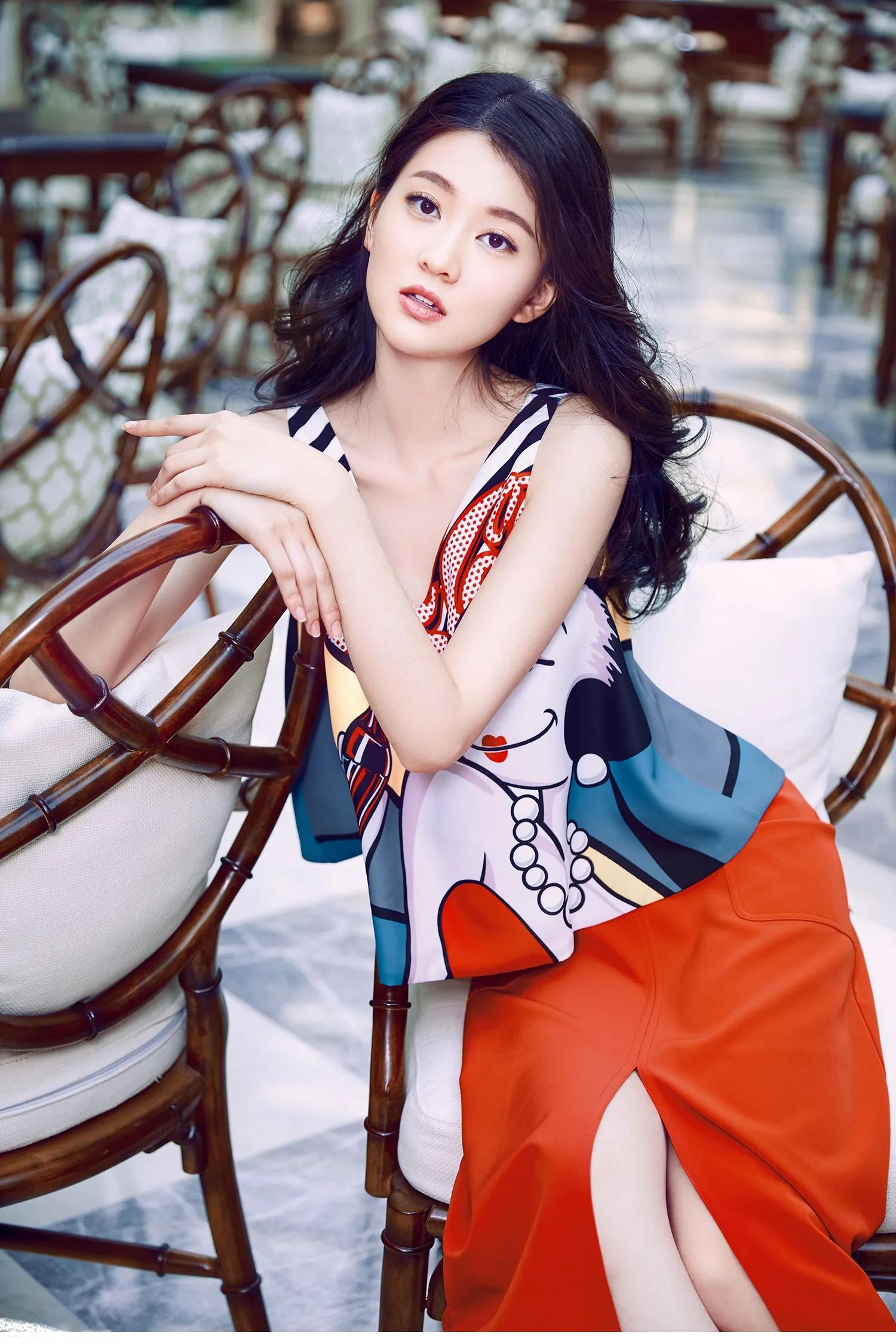 乔欣清纯女孩视频,乔欣清纯风穿搭好美