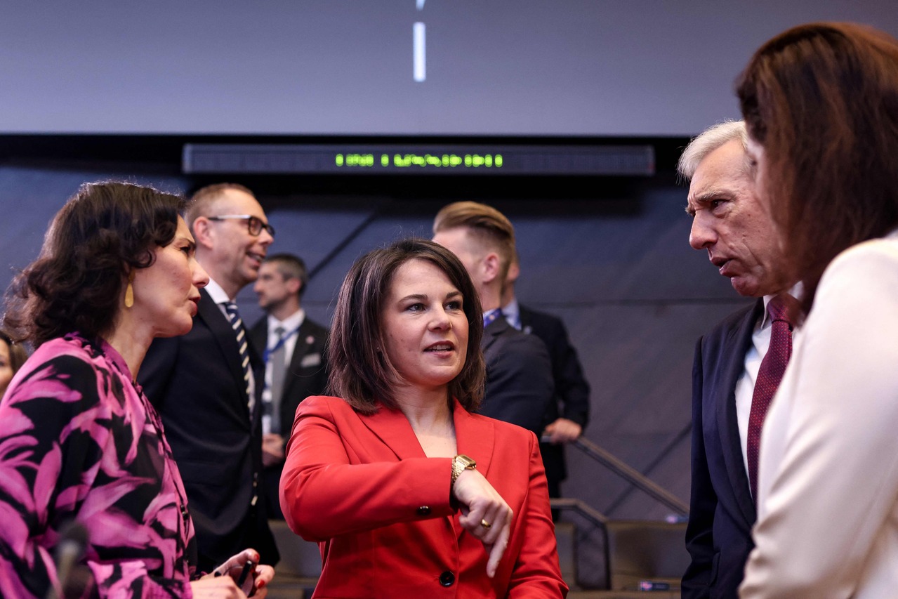 德国外交部长贝尔伯克的学历,德国女外长贝尔伯克访华照片