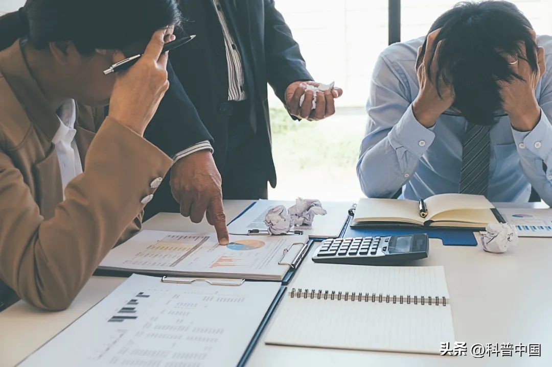 最近总是掉头发是怎么回事,老是掉头发是身体出现问题吗