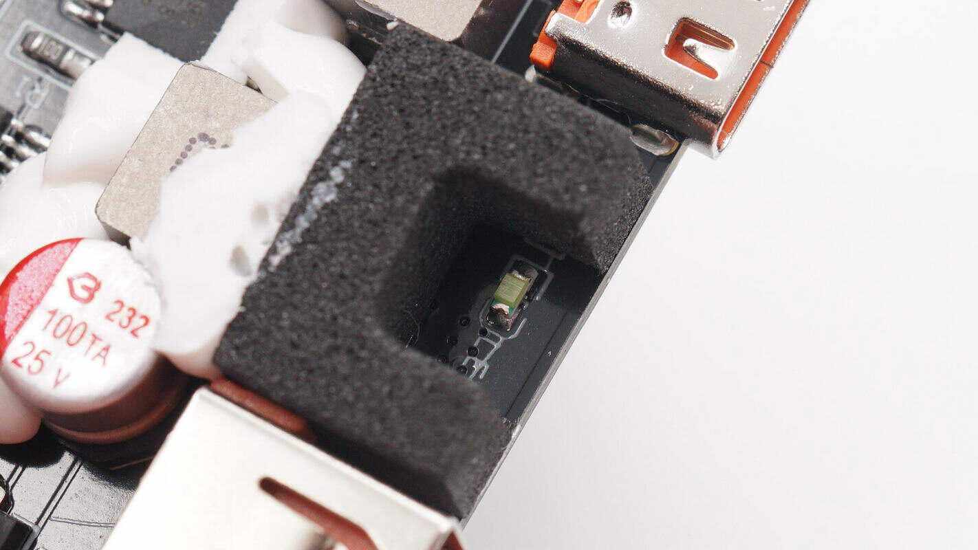 倍思新款150w逆变器,倍思500w车载逆变器