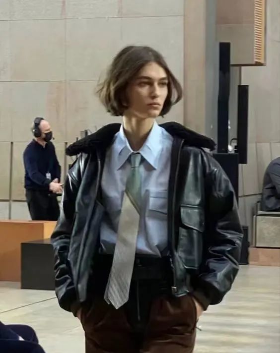 洋气气质皮夹克,皮夹克穿出高级风