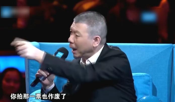 “明星针锋相对”：杨丽萍对金星当众拍桌，冯小刚让成龙下不来台