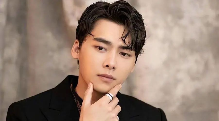 鏉庢槗宄版敼鍐欎簡铚滆渹鍓ф湰,鏉庢槗宄扮粡鍘嗕簡鍝簺鎸姌