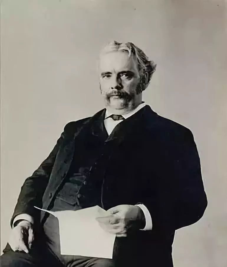 人类被动物当成宠物养在笼子里,把人类当作宠物关在笼子里