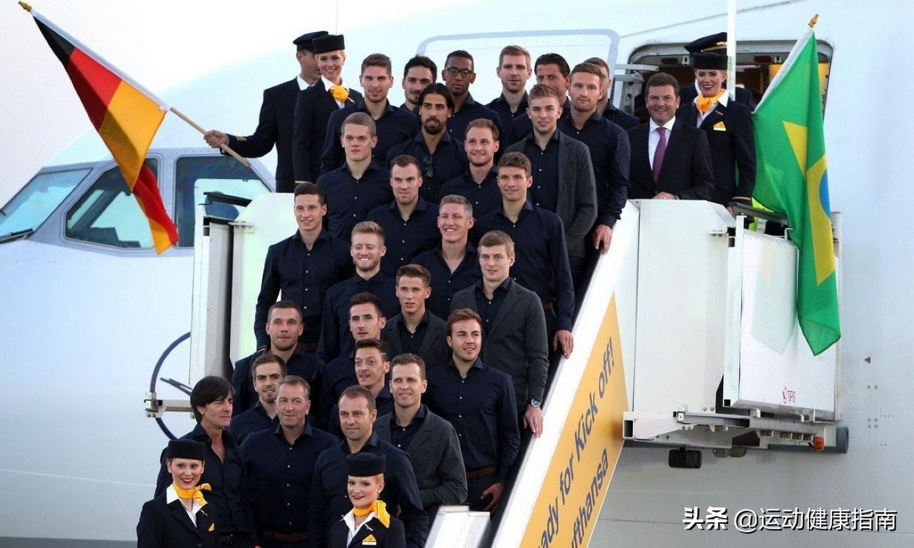 球场上奔跑的美好肉体，让女球迷疯狂的10大足球帅哥盘点，慎点哦