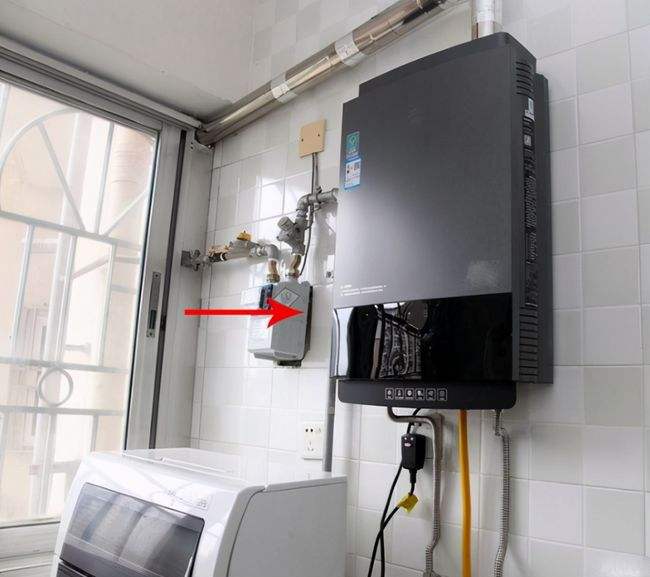 即热式热水器怎么选,家用热水器储水式和即热式哪个好