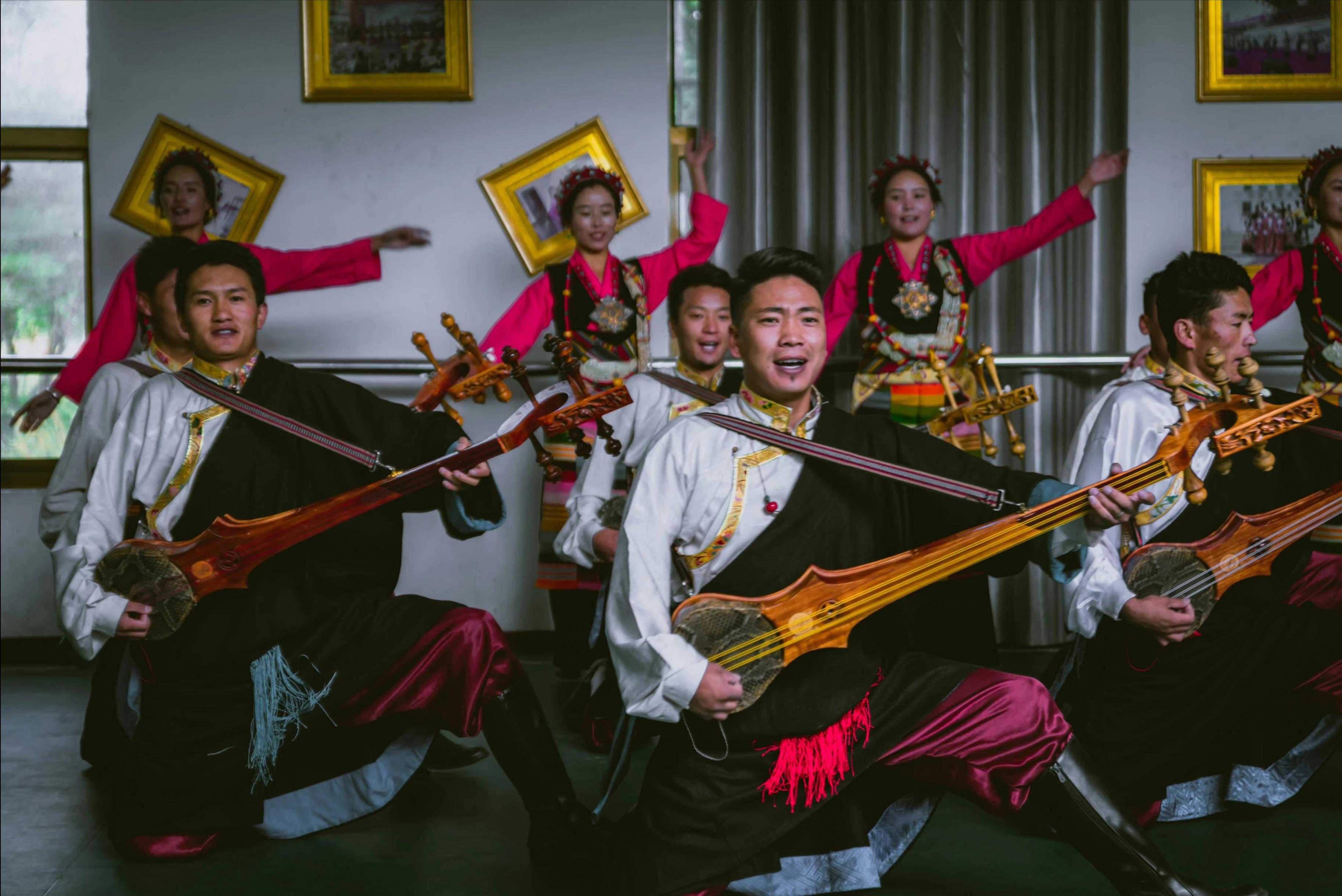 *藏西**非遗“拉孜堆谐”