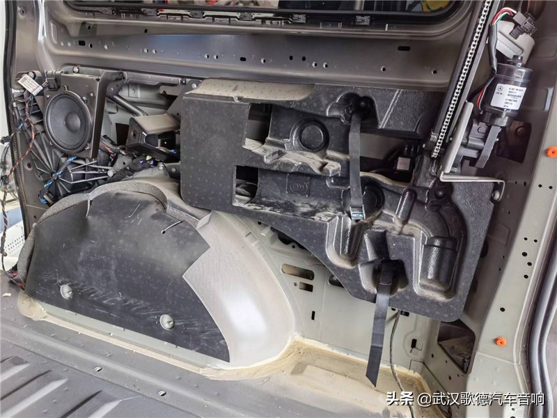 威霆隔音降噪改装,奔驰威霆汽车隔音降噪
