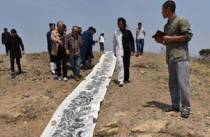 山东一位道长坚信龙真实存在，并上山寻龙16年，至今仍在山上坚持