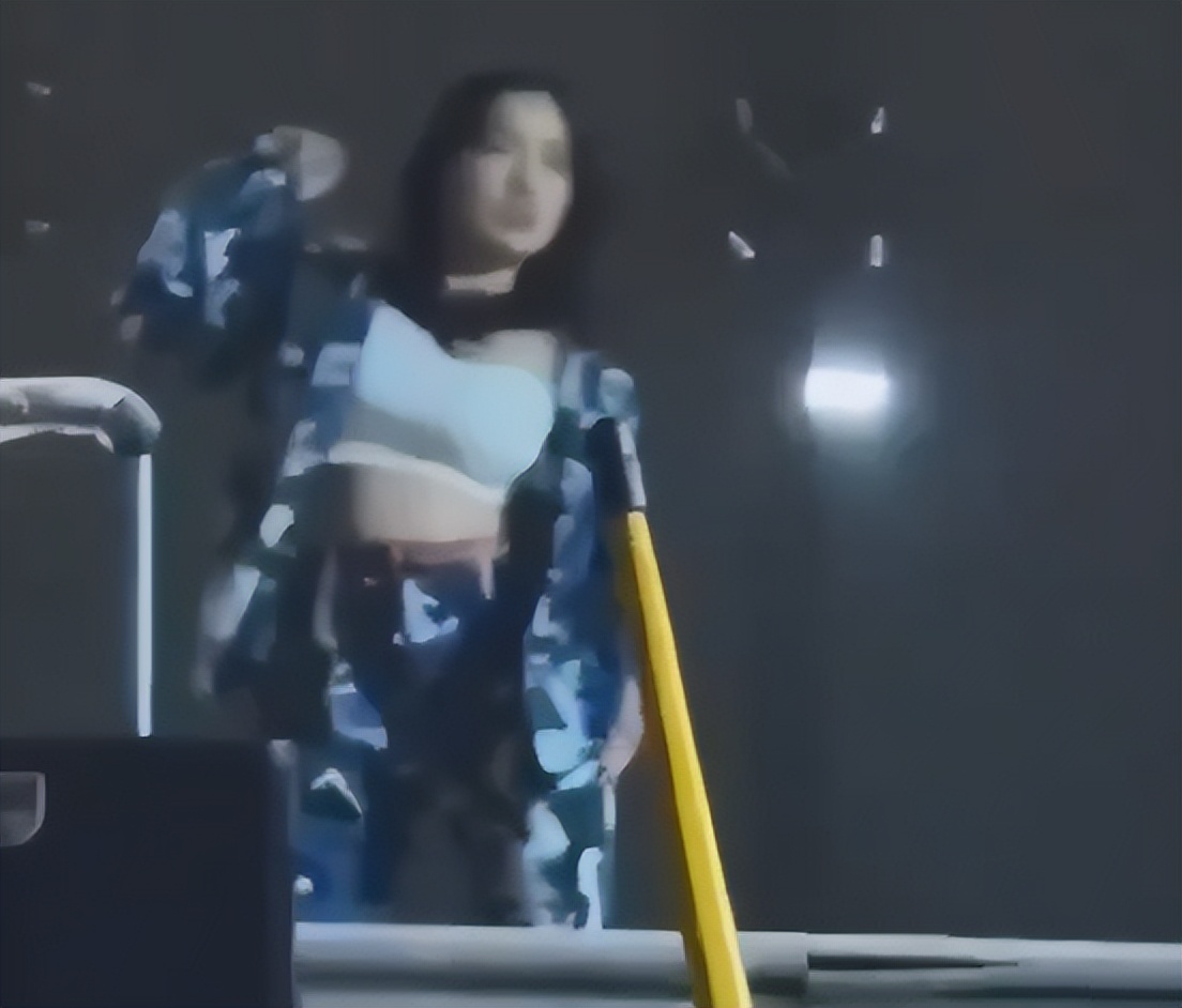 恶劣！女学生跳舞不慎走光，火辣外露视频流出，涉事学院：已报警