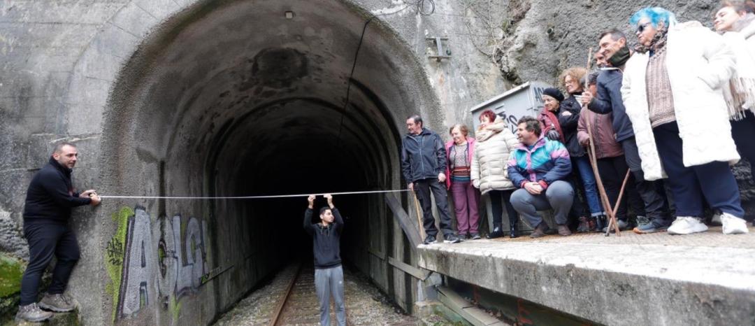 西班牙花2亿多造火车,花19亿造火车西班牙吐槽