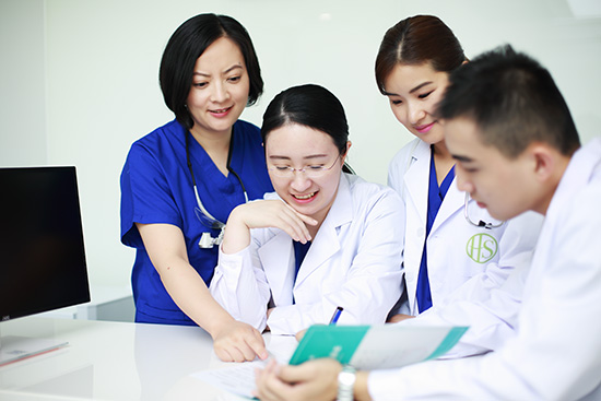 为什么种植牙齿后牙龈炎症,食物嵌塞造成的蛀牙怎么治疗