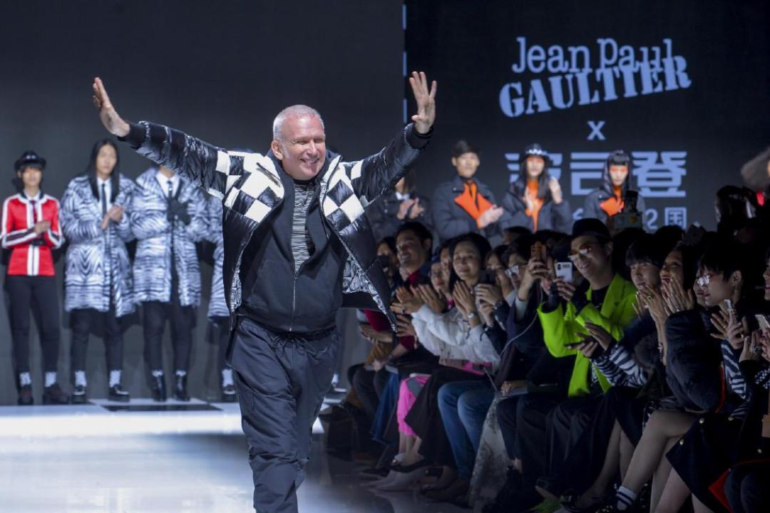 服装帝国营销史：一代霸屏电视广告，二代逐梦高端潮流