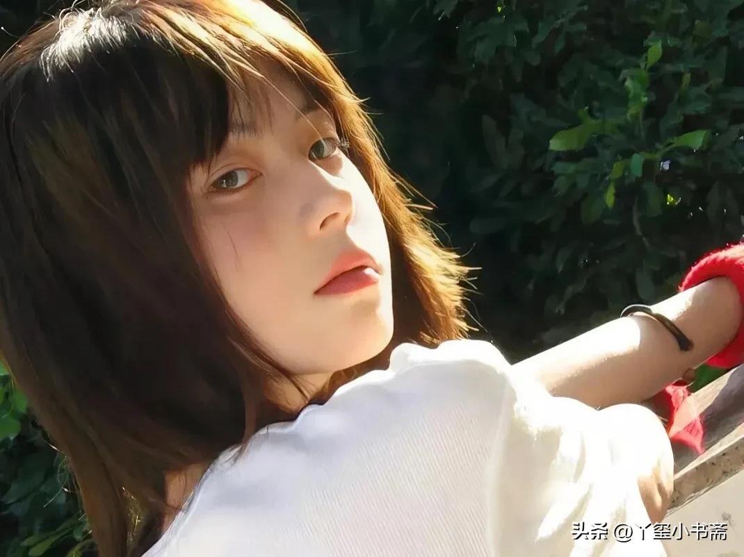 “队长不是不追星吗？”“你们追的星，我不一样，我追的老婆！”