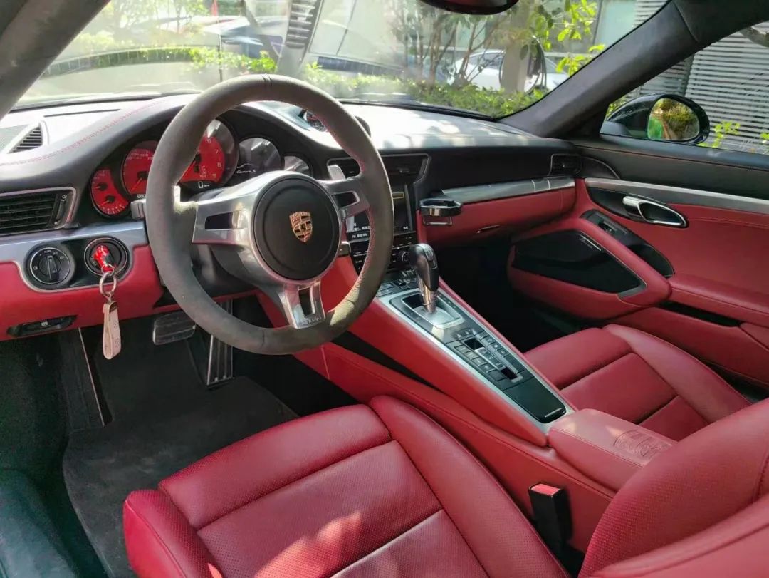 二手保时捷718敞篷跑车多少钱一辆,二手保时捷跑车要多少钱