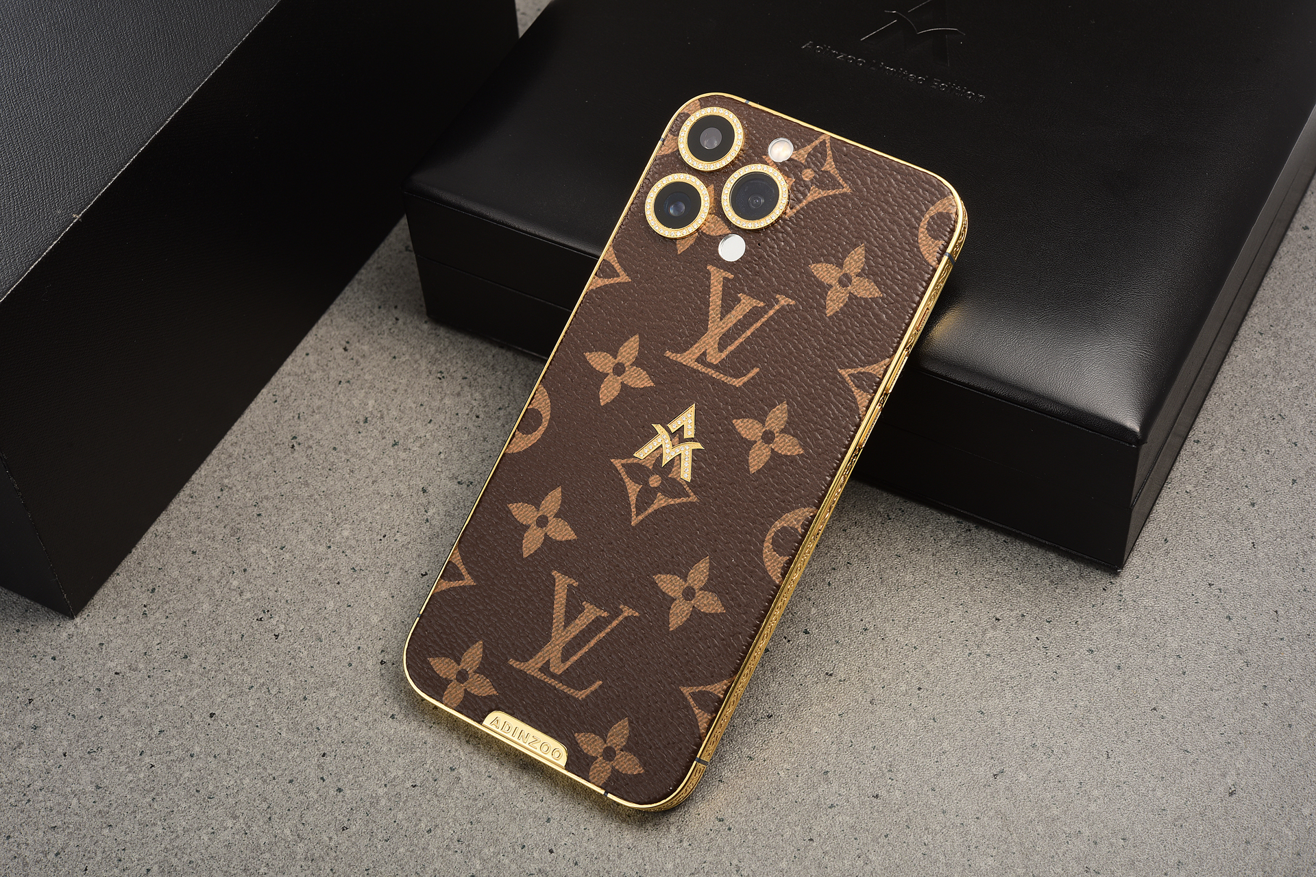 lv定制的iphone13pro价格,纯金打造的iphone13pro