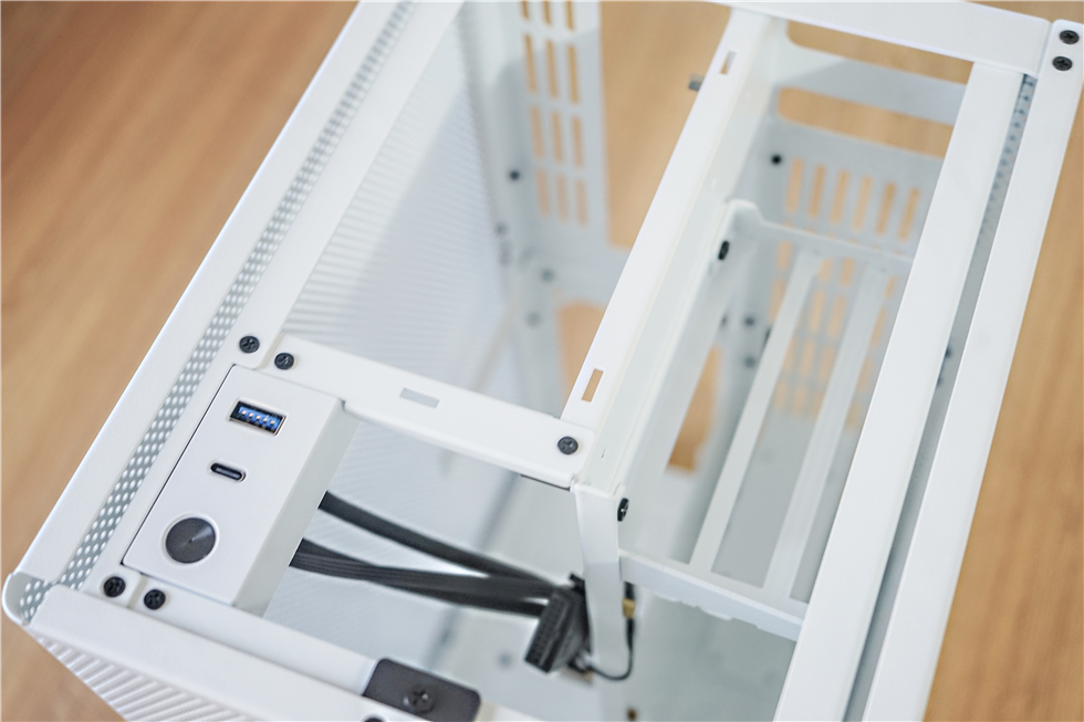 乔思伯机箱u5装机教程,桌面上的小垃圾桶