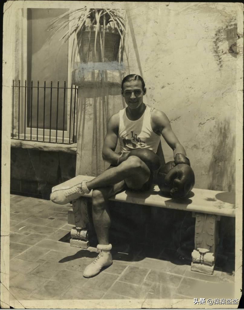 女人爱的不是我，我只是女人们用来描绘她们梦想的画布