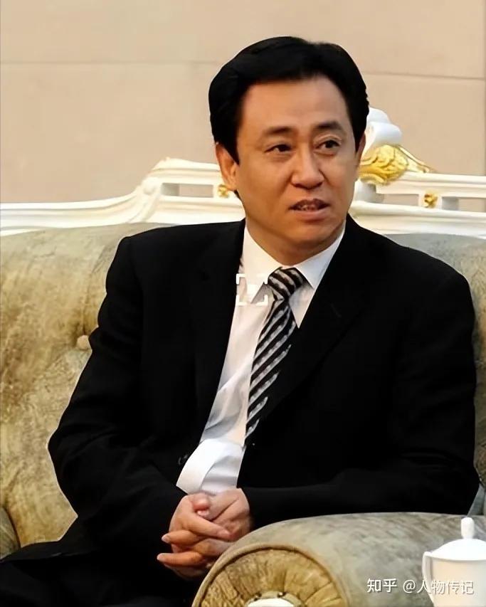 许家印承认恒大总资产1.699万亿,许家印恒大负债共多少个亿