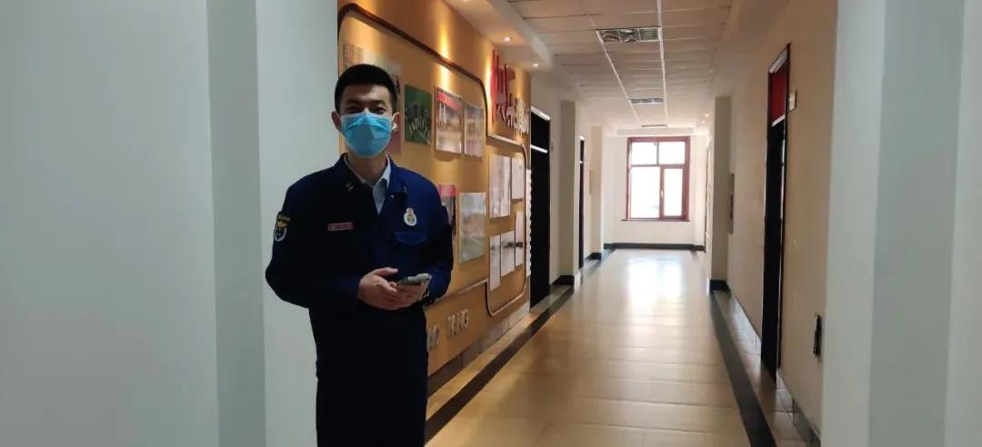 消防春节不打烊坚守一线保平安,消防员春节我在岗守护万家灯火