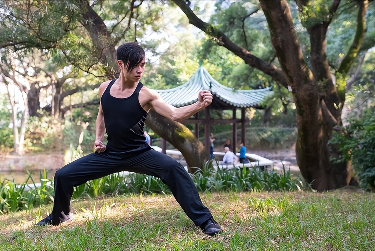 肩背疼痛的中医疗法,宅家久了背部酸痛怎么办