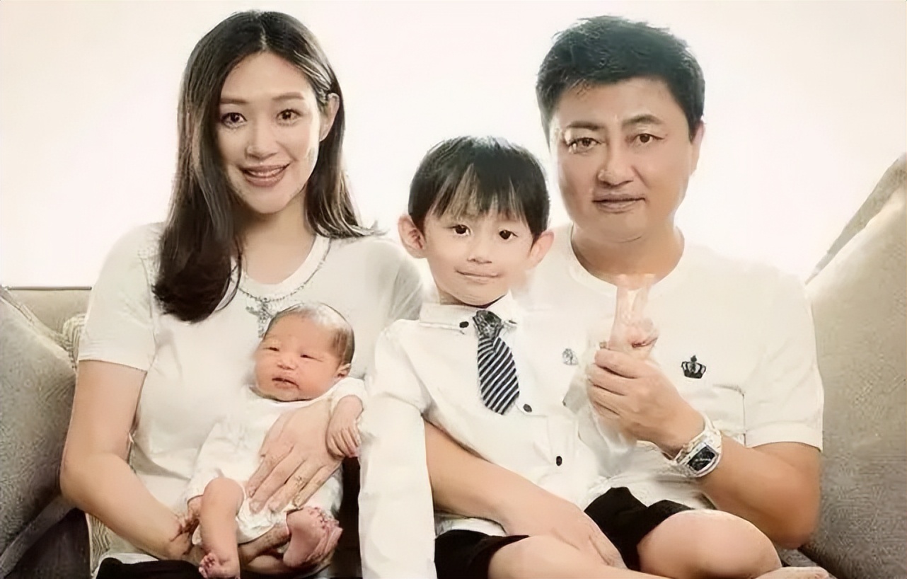 主持人温雅结婚了吗,央视主持人温雅简介及照片