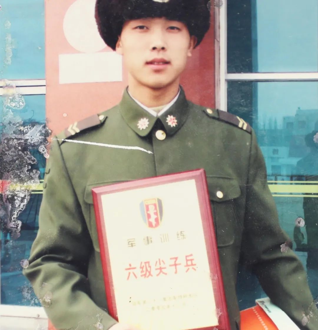 抖音刷屏的解放军营长，获中央军委表彰！