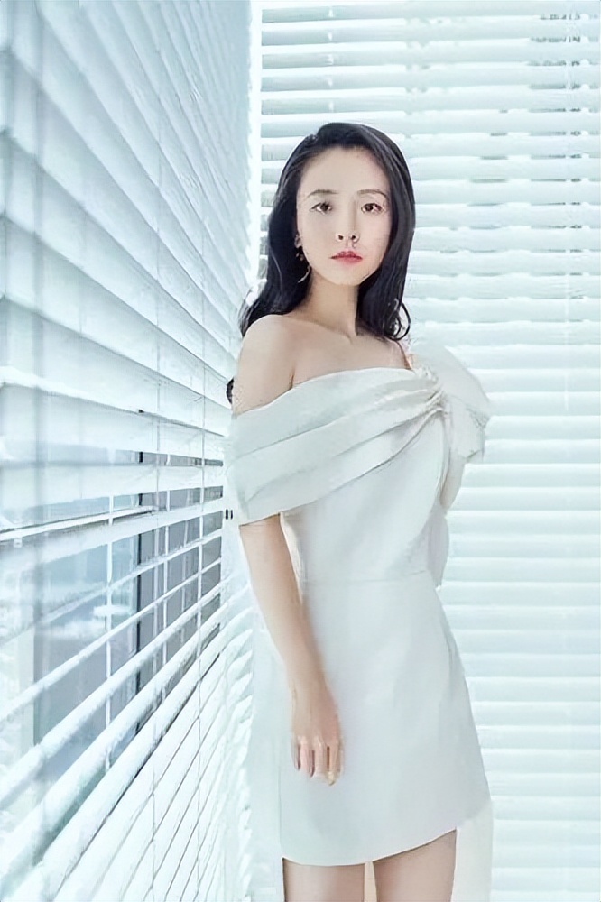 武大校花吴倩照片视频,吴倩不愧是素颜女神