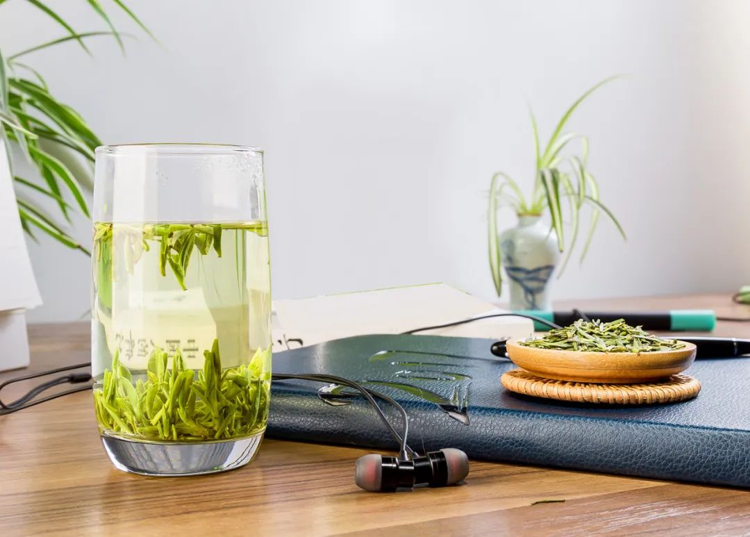 茶叶品种和茶名的由来有哪些呢,茶科普一起了解茶的起源