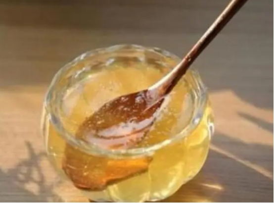 喝蜂蜜早上喝好还是晚上喝好呢,蜂蜜什么时候喝最好早上还是晚上