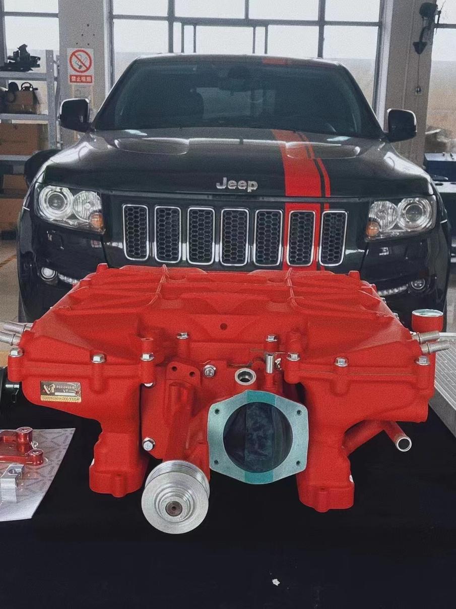 最新大切诺基srt8,最新版大切诺基srt8