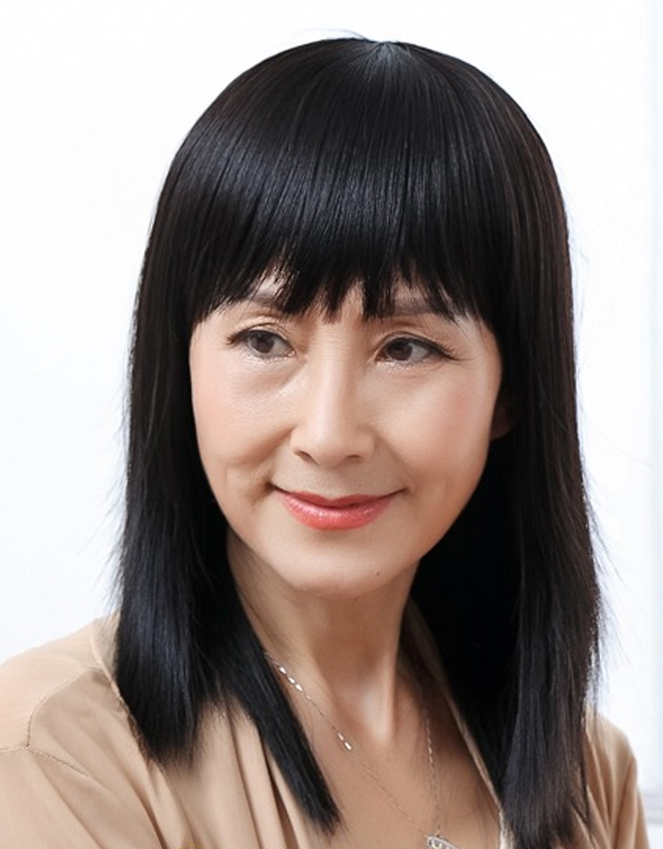 二十岁适合直发还是卷发,30多岁女人留直发好还是卷发