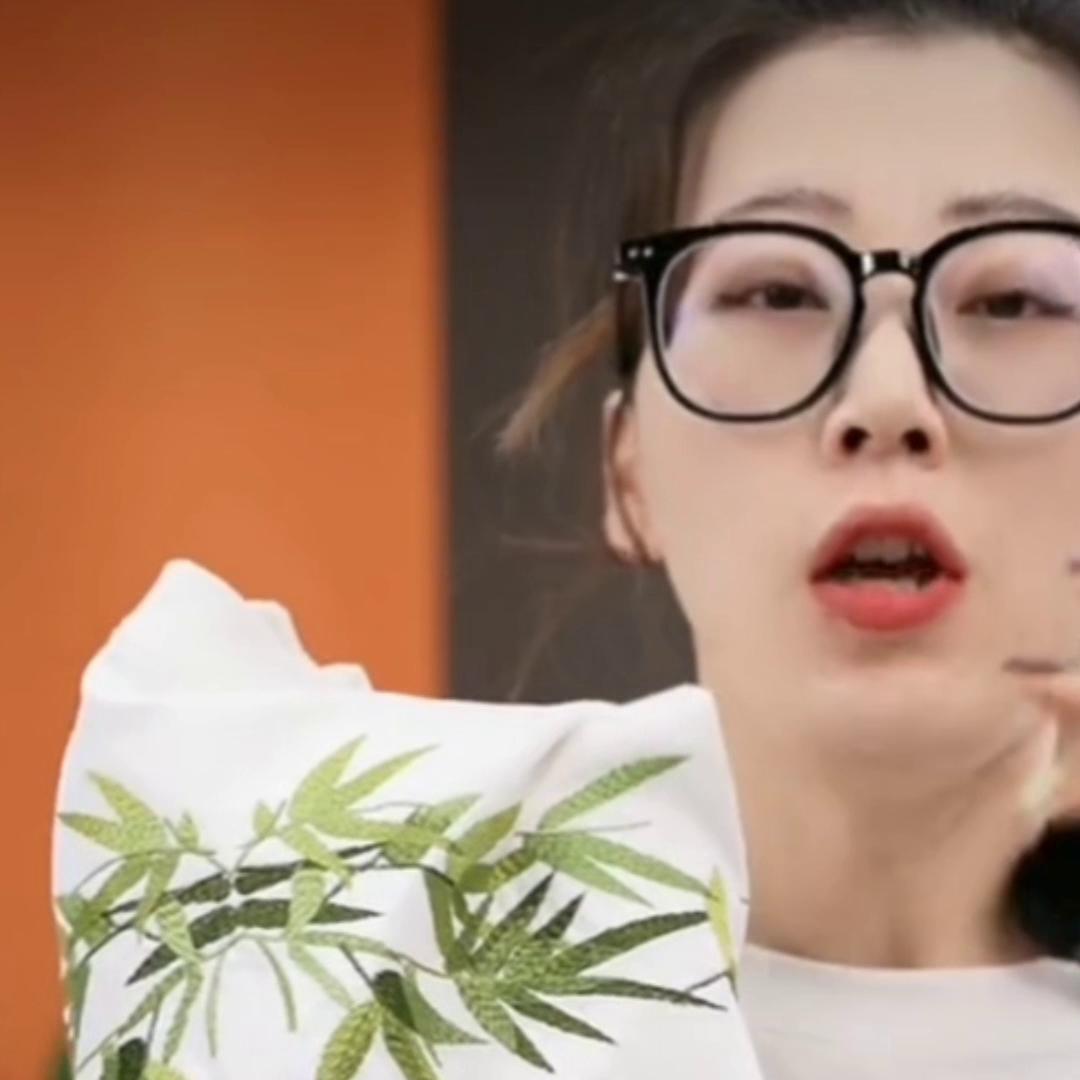 情侣刺绣t恤,情侣唇印刺绣短袖t恤