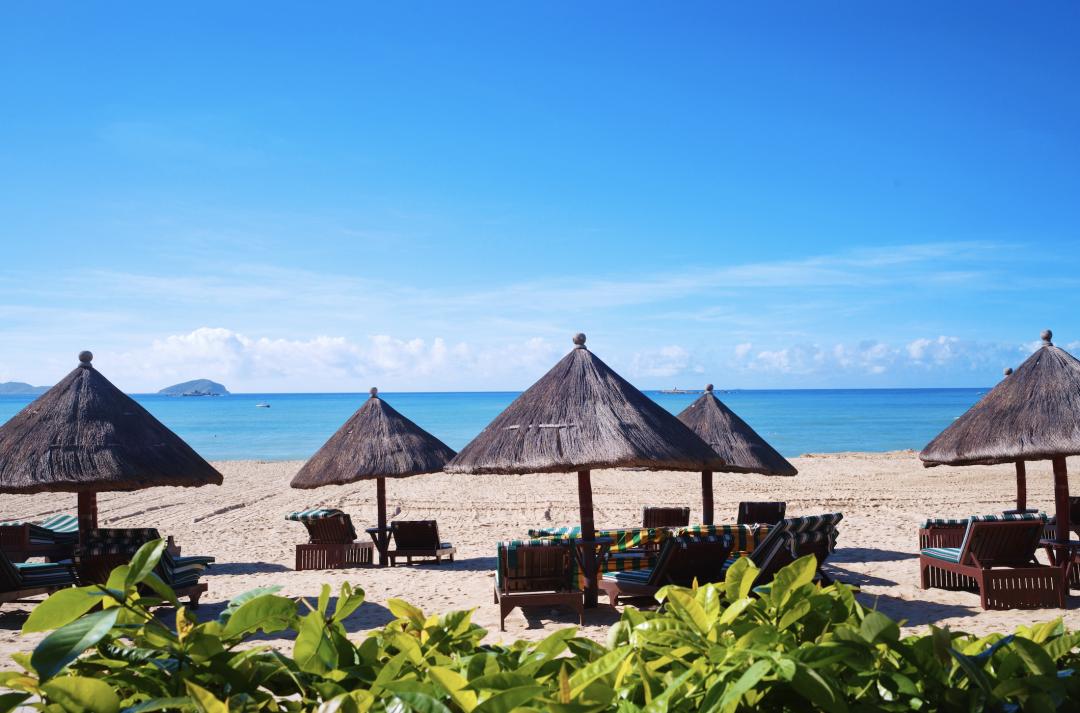 三亚亚龙湾酒店推荐,亚龙湾沙滩最近的酒店