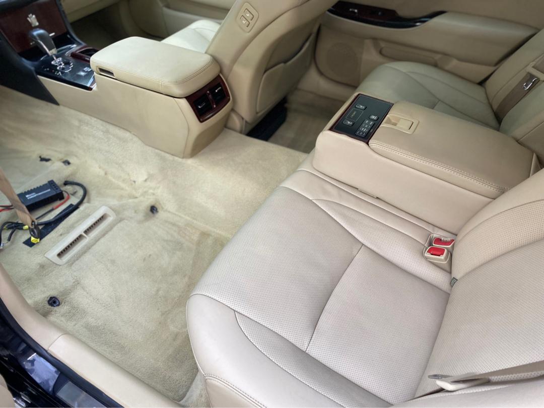 皇冠3.0经典老车翻新复活视频,丰田皇冠13代翻新